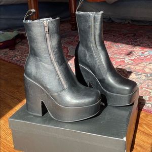 Brand new LAMODA vegan leather platform boots!